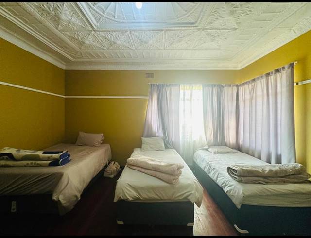 4 BEDROOM HOUSE FOR SALE IN PARKHILL GARDENS